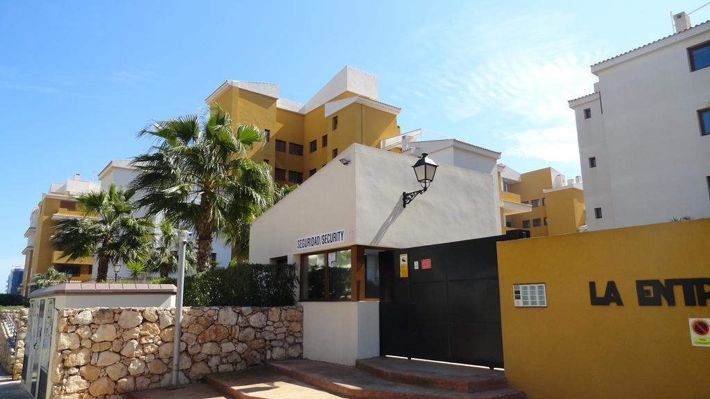 He La Entrada Punta Prima Hotel Torrevieja Exterior photo