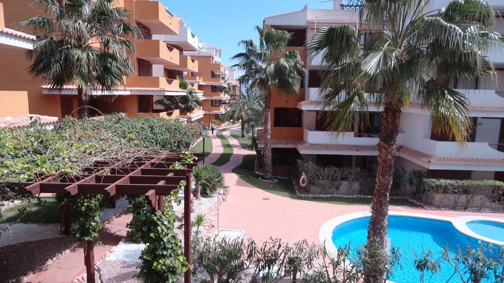 He La Entrada Punta Prima Hotel Torrevieja Exterior photo