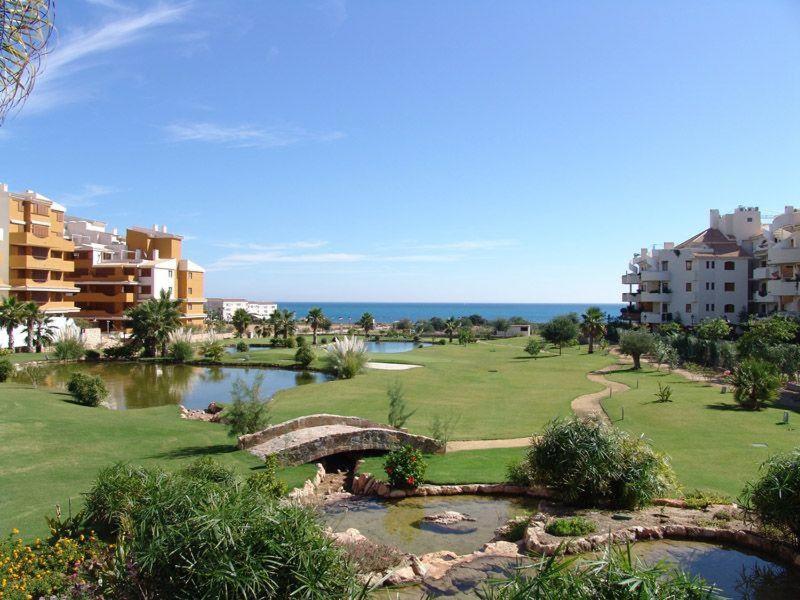 He La Entrada Punta Prima Hotel Torrevieja Exterior photo